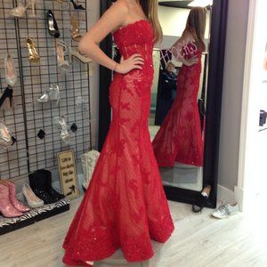Sherri Hill Red Lace Polka Dot and Flower Strapless Gown SIZE 4